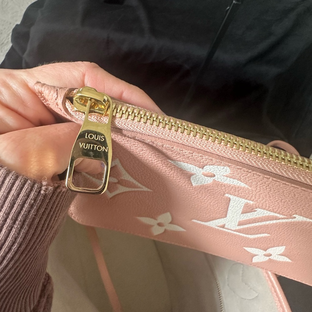 Sold on FB. Louis Vuitton Bicolor Monogram Empreinte Neverfull MM Rose - Picture 12 of 15